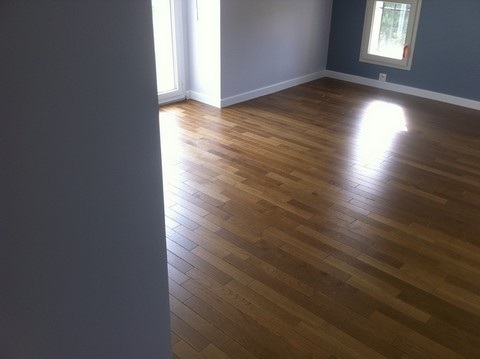 Pose de parquet collé et réalisation d'un escalier en parquet