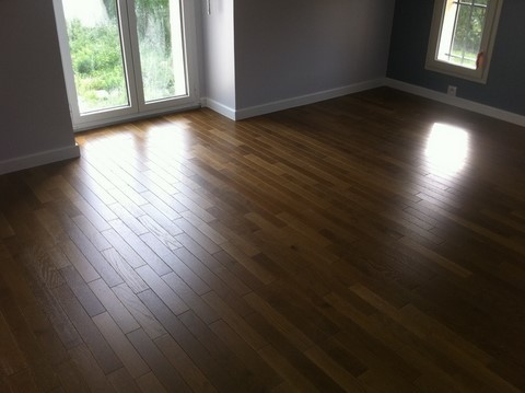 Pose de parquet collé et réalisation d'un escalier en parquet