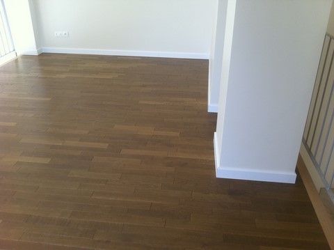 Pose de parquet collé et réalisation d'un escalier en parquet