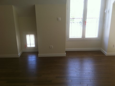 Pose de parquet collé et réalisation d'un escalier en parquet