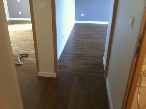 Pose de parquet collé et réalisation d'un escalier en parquet