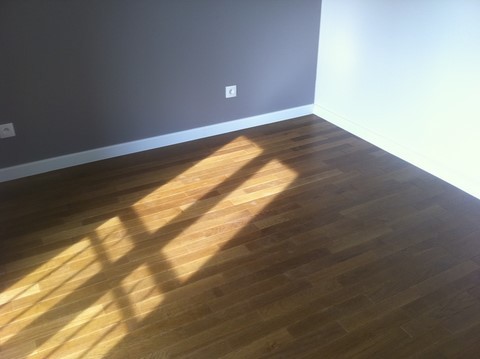 Pose de parquet collé et réalisation d'un escalier en parquet