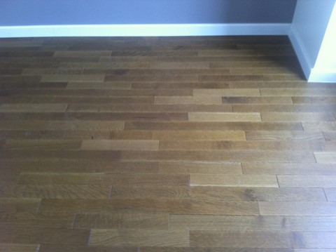 Pose de parquet collé et réalisation d'un escalier en parquet