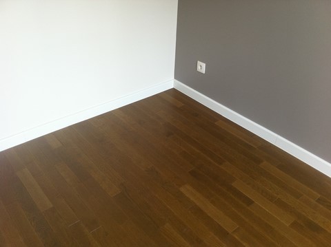 Pose de parquet collé et réalisation d'un escalier en parquet