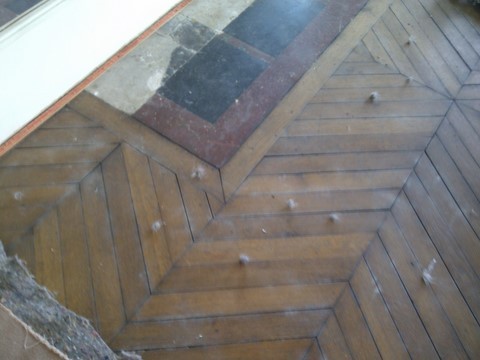 PONÇAGE DE PARQUET ANCIEN / CLOUÉ AVEC LA RÉALISATION D'UN EMPLACEMENT D'UNE ANCIENNE CHEMINÉE