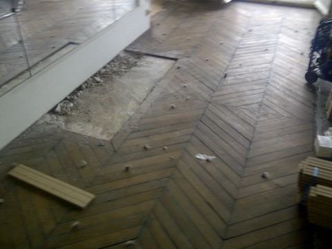 PONÇAGE DE PARQUET ANCIEN / CLOUÉ AVEC LA RÉALISATION D'UN EMPLACEMENT D'UNE ANCIENNE CHEMINÉE