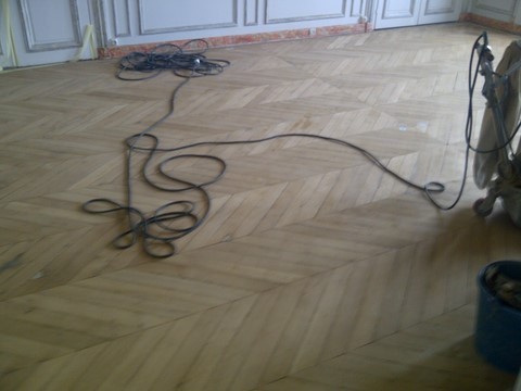 PONÇAGE DE PARQUET ANCIEN / CLOUÉ AVEC LA RÉALISATION D'UN EMPLACEMENT D'UNE ANCIENNE CHEMINÉE