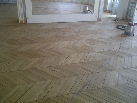 PONÇAGE DE PARQUET ANCIEN / CLOUÉ AVEC LA RÉALISATION D'UN EMPLACEMENT D'UNE ANCIENNE CHEMINÉE