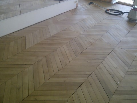 PONÇAGE DE PARQUET ANCIEN / CLOUÉ AVEC LA RÉALISATION D'UN EMPLACEMENT D'UNE ANCIENNE CHEMINÉE