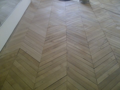 PONÇAGE DE PARQUET ANCIEN / CLOUÉ AVEC LA RÉALISATION D'UN EMPLACEMENT D'UNE ANCIENNE CHEMINÉEPONÇAGE DE PARQUET ANCIEN / CLOUÉ AVEC LA RÉALISATION D'UN EMPLACEMENT D'UNE ANCIENNE CHEMINÉE