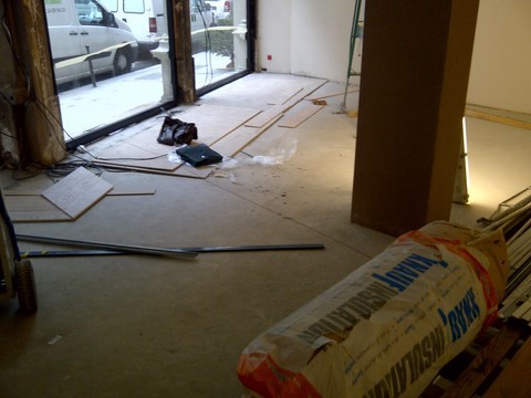 Pose de parquet collé en point de hongrie