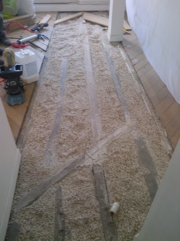 Toutes les étapes d'une rénovation de parquet ancien / cloué
