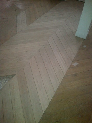 Toutes les étapes d'une rénovation de parquet ancien / cloué