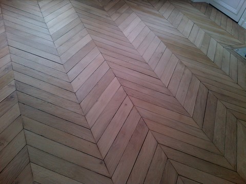 Toutes les étapes d'une rénovation de parquet ancien / cloué