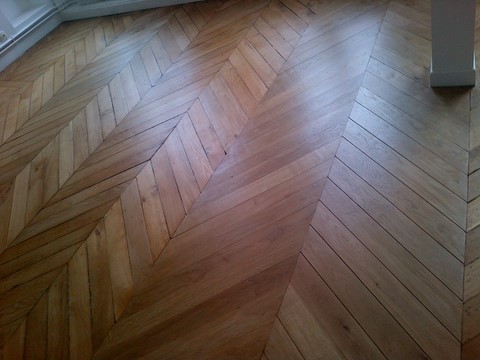 Toutes les étapes d'une rénovation de parquet ancien / cloué