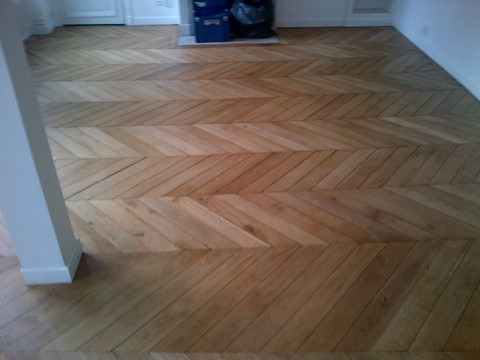 Toutes les étapes d'une rénovation de parquet ancien / cloué