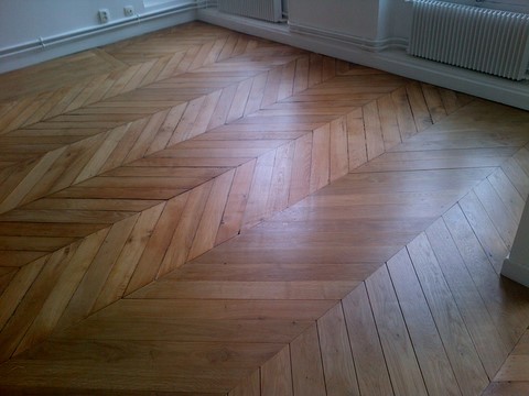 Toutes les étapes d'une rénovation de parquet ancien / cloué