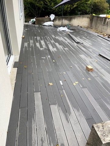 REALISATION D'UNE TERRASSE EN LAME COMPOSITE CHOIX EQUIVALENT POINT P TYPE PIAZZA