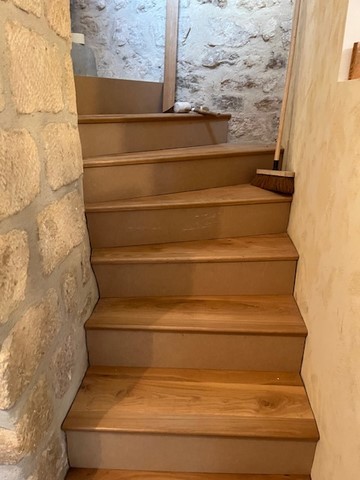 REALISATION DE MARCHES D'ESCALIER EN PARQUET