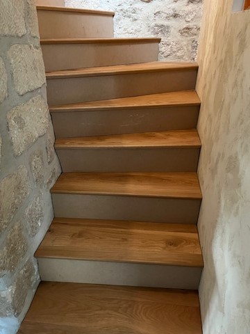 REALISATION DE MARCHES D'ESCALIER EN PARQUET