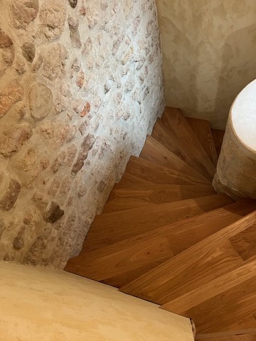 REALISATION DE MARCHES D'ESCALIER EN PARQUET