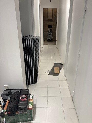 Remplacement d'un sol en carrelage par un parquet stratifié