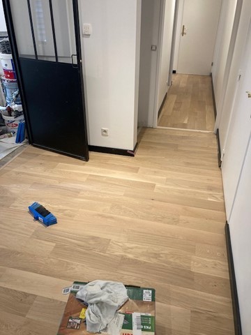 Remplacement d'un sol en carrelage par un parquet stratifié